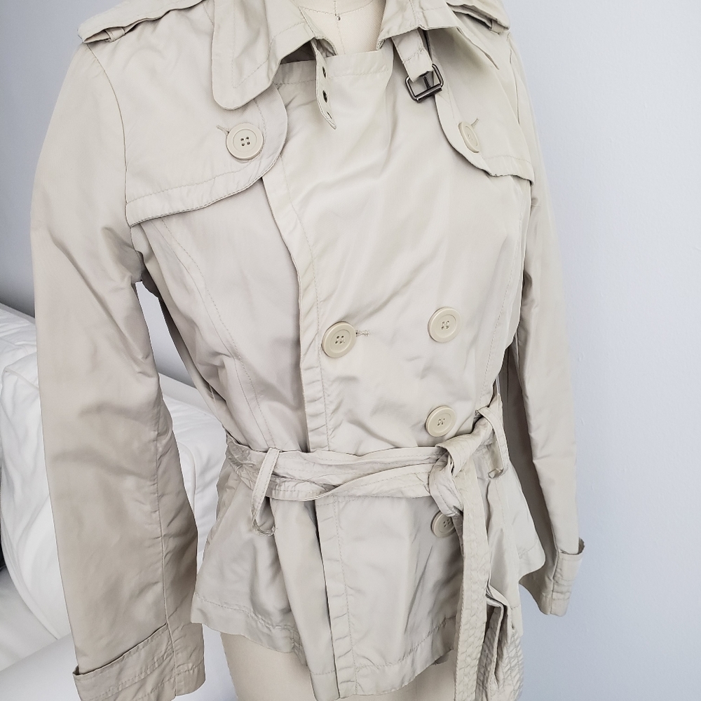 Zara short trench coat. Button up w/ belt. Large - Picture 6 of 12